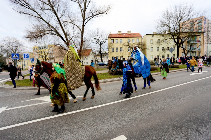 Ulicamy Elbląga przeszedł Orszak Trzech Króli (+ zdjęcia)