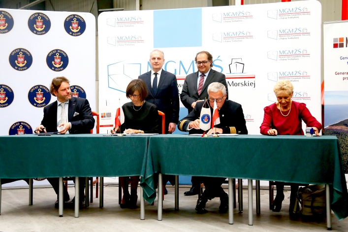 Umowa podpisana. Kanał żeglugowy przez Mierzeję Wiślaną wybuduje polsko-belgijskie konsorcjum NDI i Besix