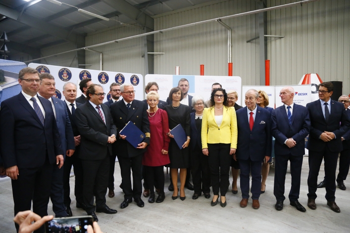 Umowa podpisana. Kanał żeglugowy przez Mierzeję Wiślaną wybuduje polsko-belgijskie konsorcjum NDI i Besix