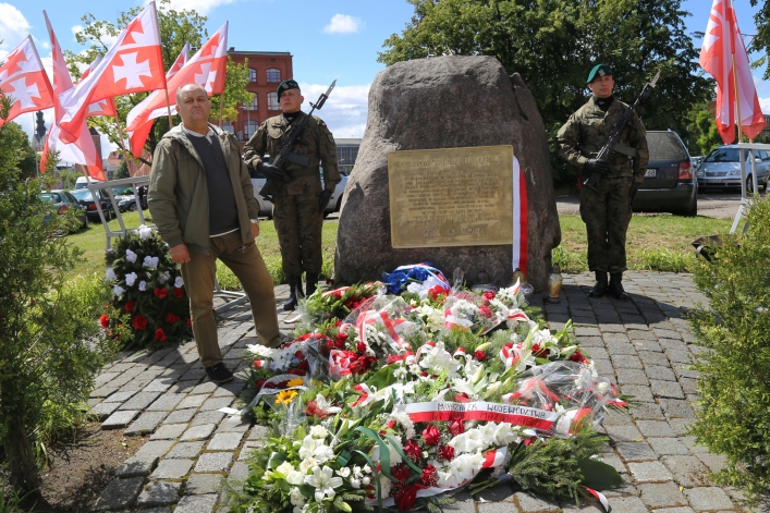 Upamiętnili 70. rocznicę Sprawy Elbląskiej. W uroczystościach wzięli udział goście z Francji i Stanów Zjednoczonych (+ zdjęcia)