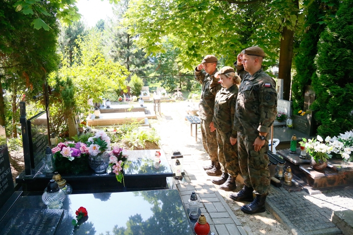 Uporządkowali groby powstańców warszawskich spoczywających na elbląskich nekropoliach