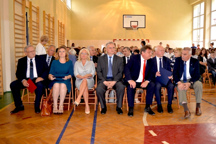 Uroczyste, miejskie zakończenie roku szkolnego (+ zdjęcia)