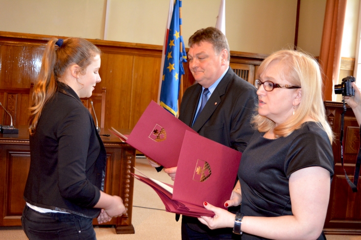 Uroczystość wręczenia stypendiów dla gimnazjalistów z Elbląga (+ zdjęcia)
