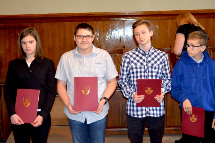 Uroczystość wręczenia stypendiów dla gimnazjalistów z Elbląga (+ zdjęcia)