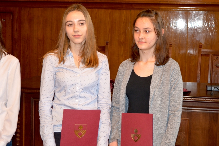 Uroczystość wręczenia stypendiów dla gimnazjalistów z Elbląga (+ zdjęcia)