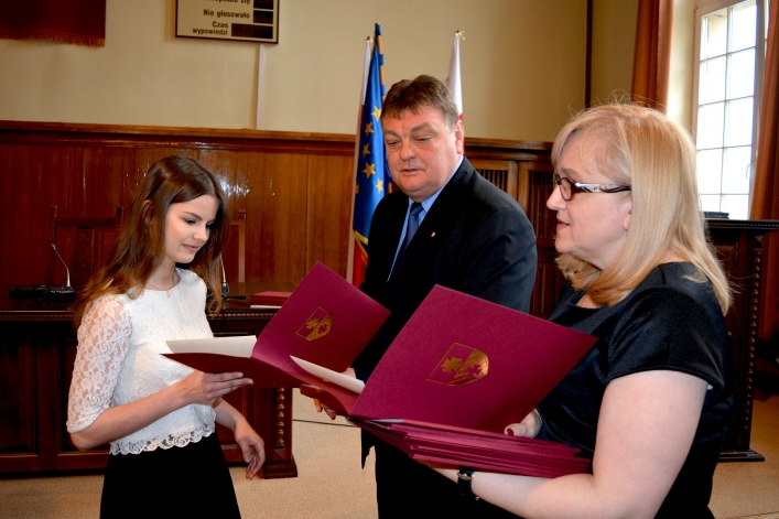 Uroczystość wręczenia stypendiów dla gimnazjalistów z Elbląga (+ zdjęcia)