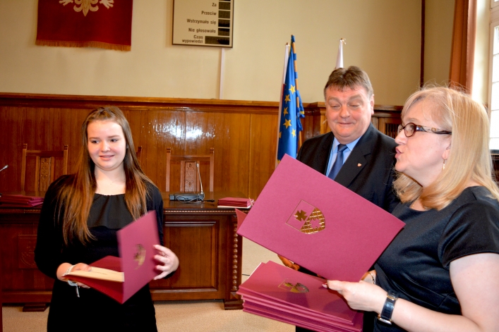 Uroczystość wręczenia stypendiów dla gimnazjalistów z Elbląga (+ zdjęcia)