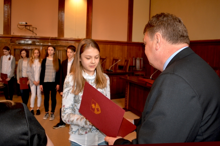 Uroczystość wręczenia stypendiów dla gimnazjalistów z Elbląga (+ zdjęcia)