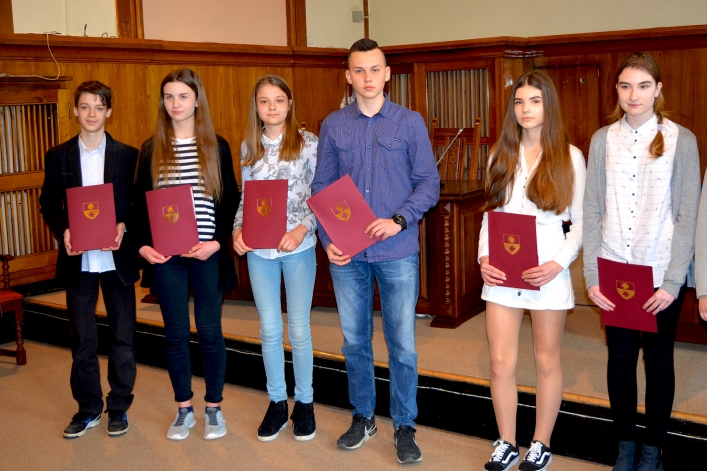 Uroczystość wręczenia stypendiów dla gimnazjalistów z Elbląga (+ zdjęcia)