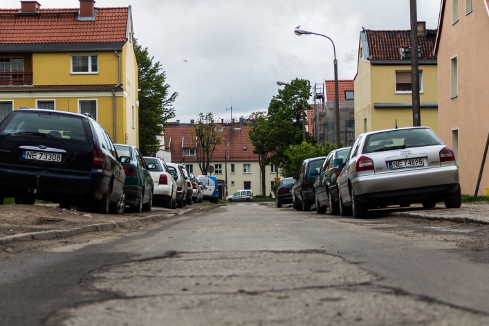 Uwaga, ciasno! Na ulicę Barona służby ratunkowe nie dojadą