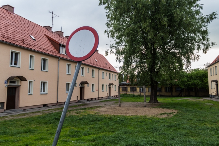 Uwaga, ciasno! Na ulicę Barona służby ratunkowe nie dojadą