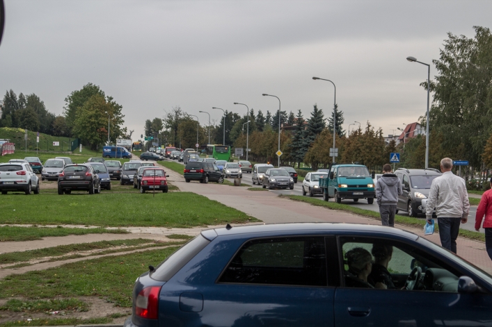 Uwaga kierowcy! Plama oleju na Królewieckiej