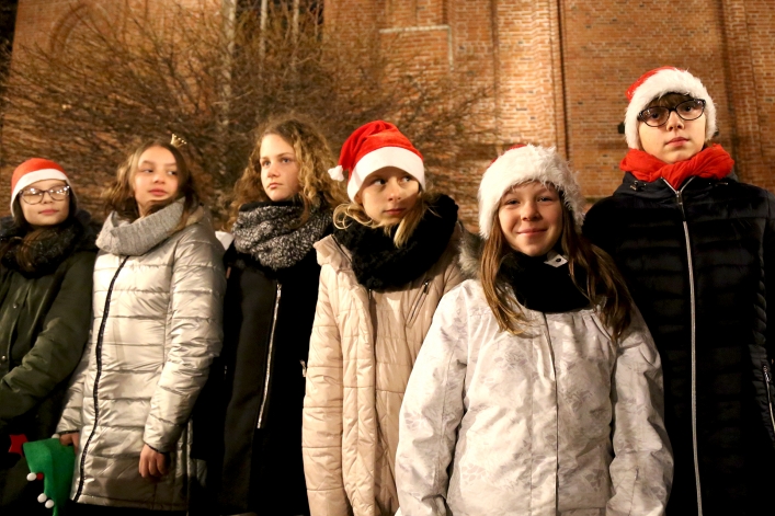W dzień patrona Elbląga na Starym Mieście rozbłysła choinka