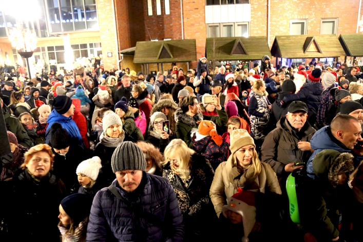 W dzień patrona Elbląga na Starym Mieście rozbłysła choinka