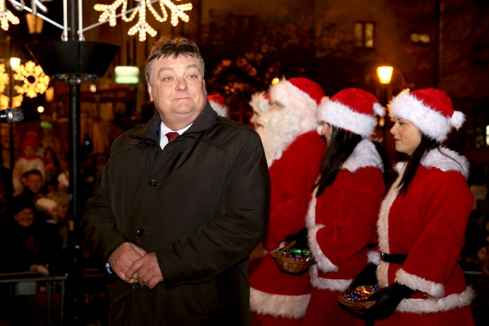 W dzień patrona Elbląga na Starym Mieście rozbłysła choinka