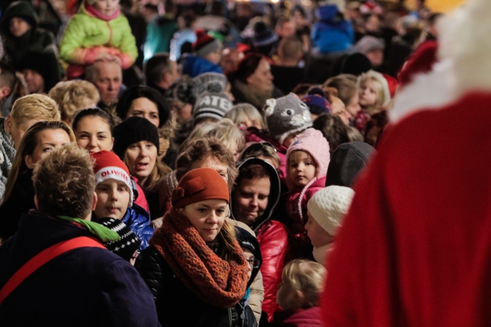 W Elblągu czuć już Magię Świąt. Na Starym Mieście rozbłysła choinka