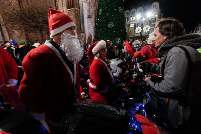W Elblągu czuć już Magię Świąt. Na Starym Mieście rozbłysła choinka