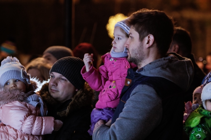 W Elblągu czuć już Magię Świąt. Na Starym Mieście rozbłysła choinka