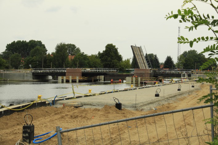 W kwietniu 2013 r. zakończy się budowa mostów na rzece Elbląg