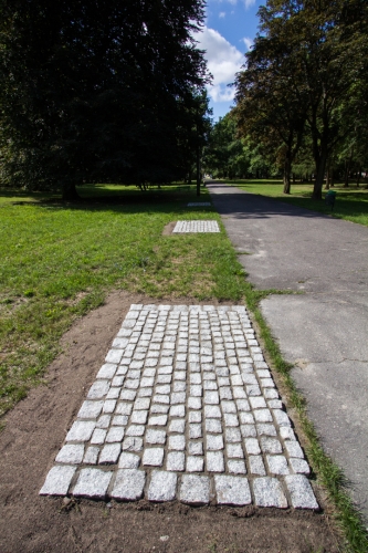 W Parku Modrzewie będą placyki pod ławki