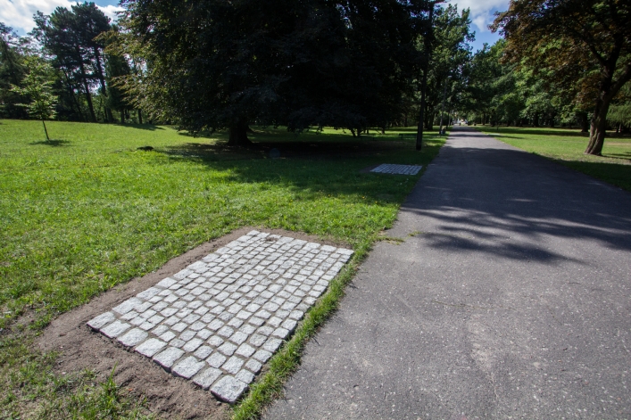 W Parku Modrzewie będą placyki pod ławki