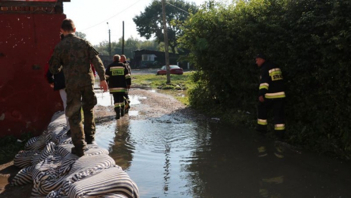 W Pasłęku woda opada, ale ze skutkami powodzi ludzie będą długo się zmagać
