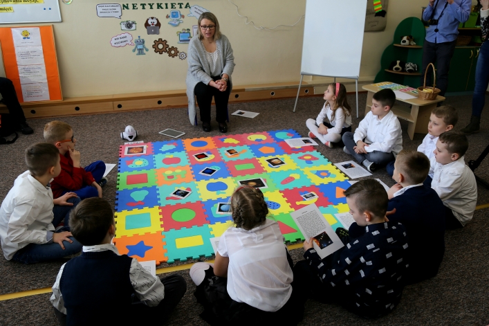 W SP nr 19 w Elblągu dzieci od najmłodszych lat z polskimi robotami za pan brat