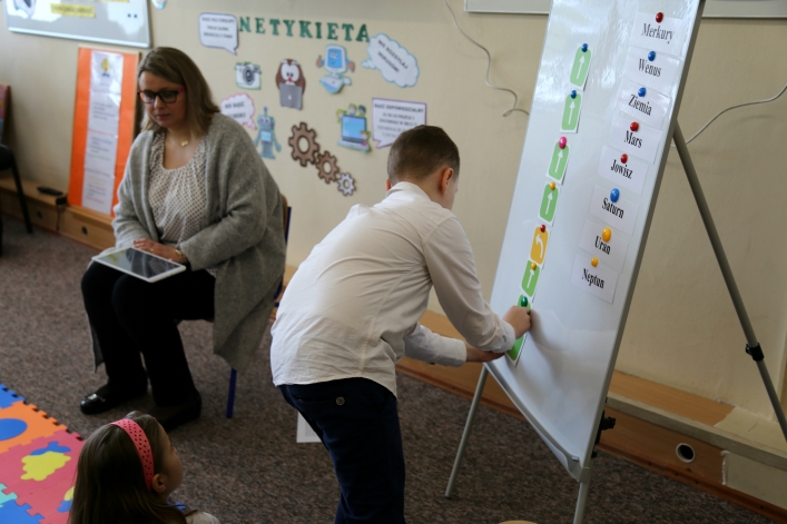 W SP nr 19 w Elblągu dzieci od najmłodszych lat z polskimi robotami za pan brat