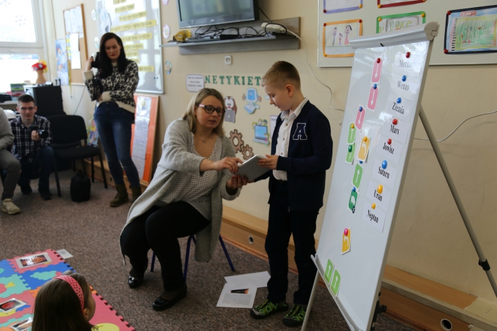 W SP nr 19 w Elblągu dzieci od najmłodszych lat z polskimi robotami za pan brat