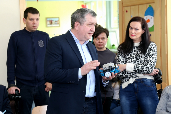 W SP nr 19 w Elblągu dzieci od najmłodszych lat z polskimi robotami za pan brat