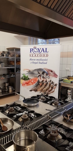 Warsztaty rybne. Elbląski Klub Szefów Kuchni szkolił uczniów ZSG. Fotorelacja – część 2.