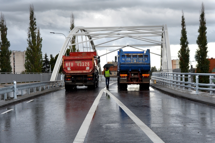 Wiadukt na Zatorze przechodzi próby obciążeniowe