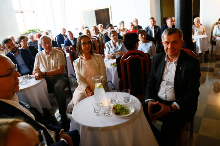 Wicemer Compiègne wręczył złoty medal prezydentowi Elbląga