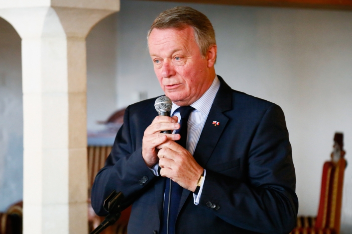 Wicemer Compiègne wręczył złoty medal prezydentowi Elbląga