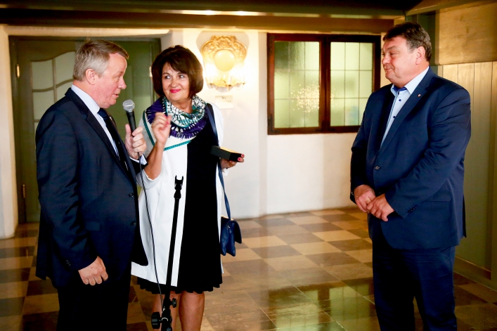 Wicemer Compiègne wręczył złoty medal prezydentowi Elbląga