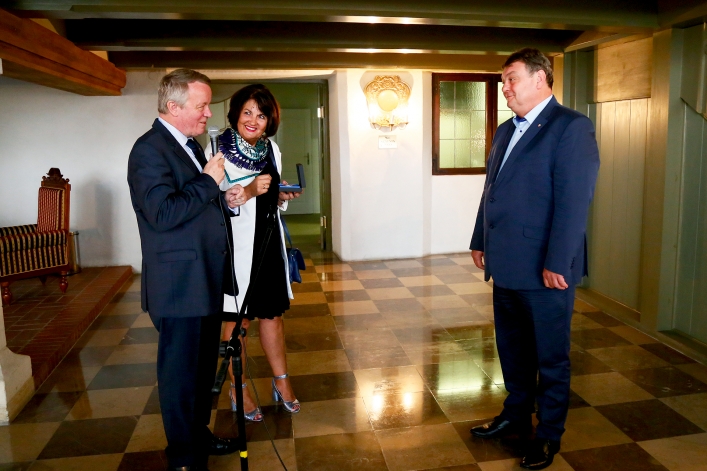 Wicemer Compiègne wręczył złoty medal prezydentowi Elbląga