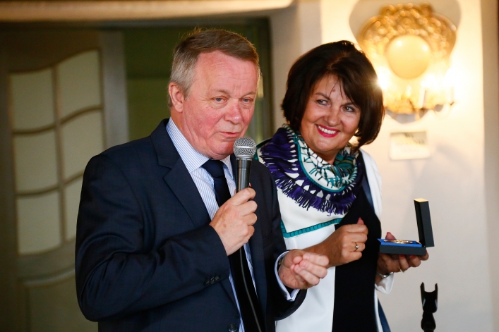 Wicemer Compiègne wręczył złoty medal prezydentowi Elbląga