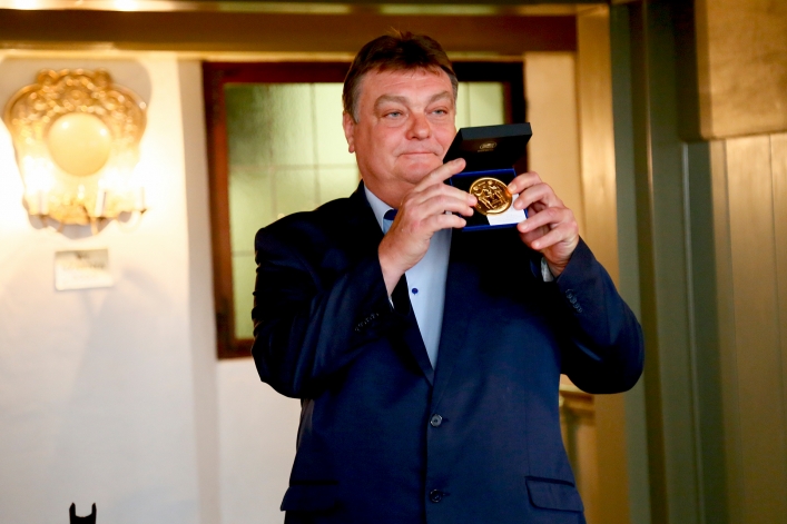Wicemer Compiègne wręczył złoty medal prezydentowi Elbląga