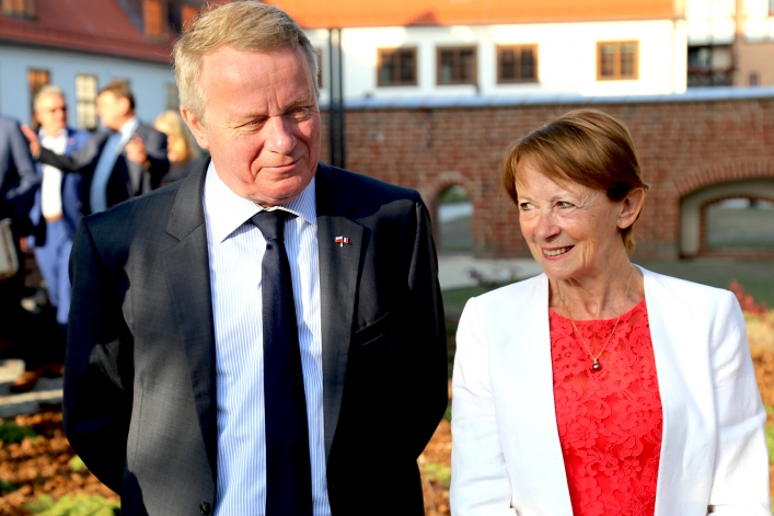 Wicemer Compiègne wręczył złoty medal prezydentowi Elbląga