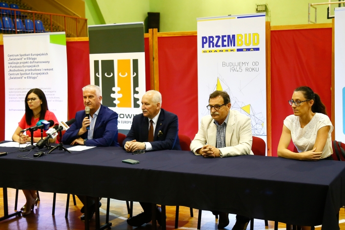Wiecha poszybowała w górę. Prace trwają dalej