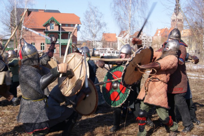 Wikingowie przeprowadzili trening bojowy na Wyspie Spichrzów (foto)