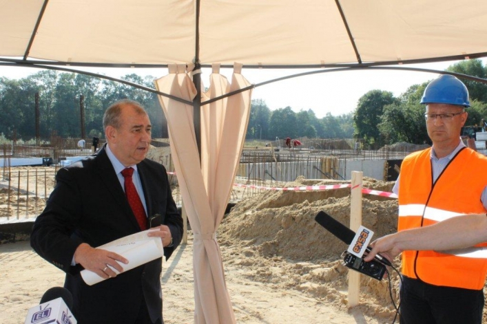 Wmurowanie kamienia węgielnego pod budowę basenu
