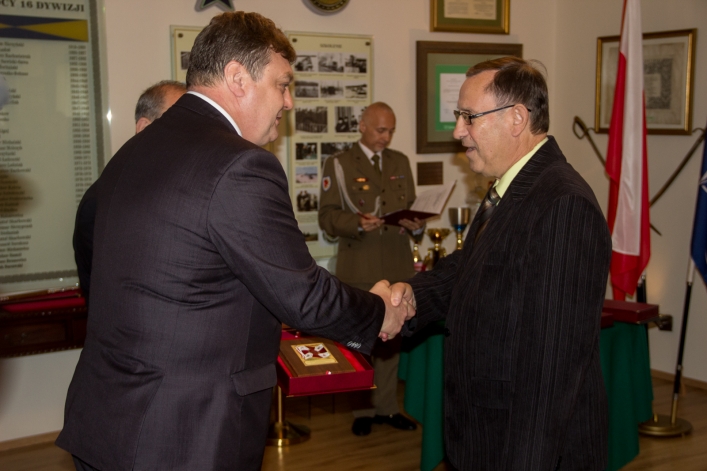 "Wojsko bez sztandaru jest niekompletne...". Ale wkrótce ma się to zmienić