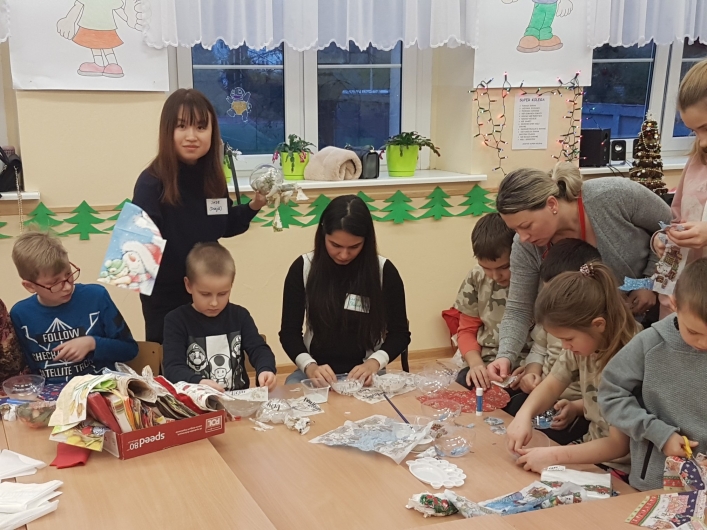 Wolontariusze z dalekich krajów uczyli języka angielskiego w elbląskiej „Czwórce”