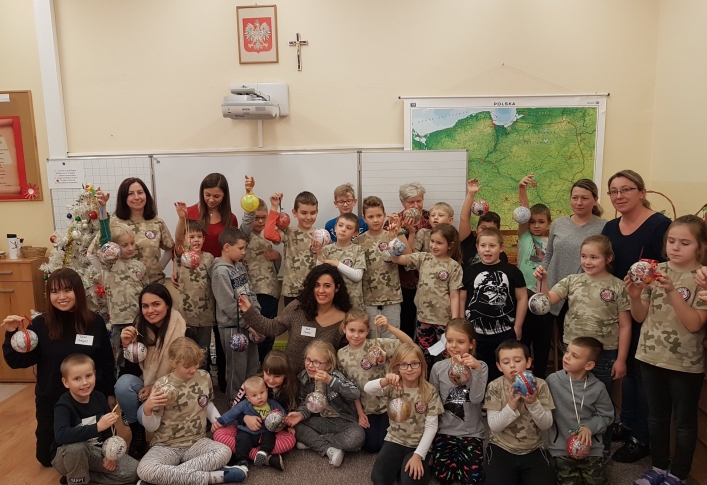 Wolontariusze z dalekich krajów uczyli języka angielskiego w elbląskiej „Czwórce”