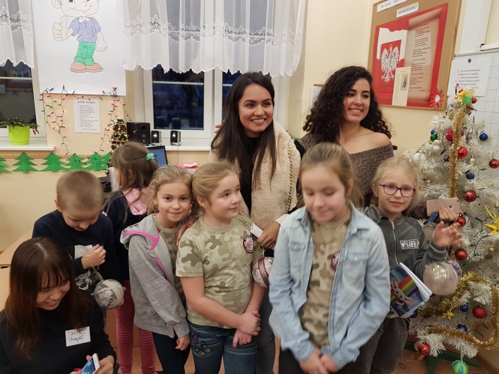 Wolontariusze z dalekich krajów uczyli języka angielskiego w elbląskiej „Czwórce”