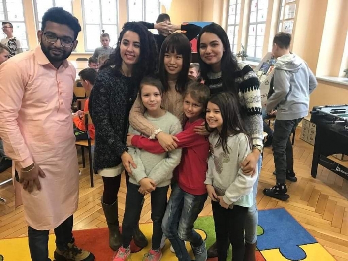 Wolontariusze z dalekich krajów uczyli języka angielskiego w elbląskiej „Czwórce”