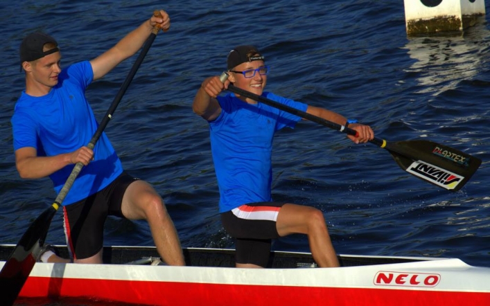 Worek medali dla zawodników sekcji kajakowej ZKS Olimpii Elbląg