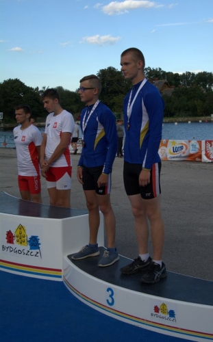 Worek medali dla zawodników sekcji kajakowej ZKS Olimpii Elbląg