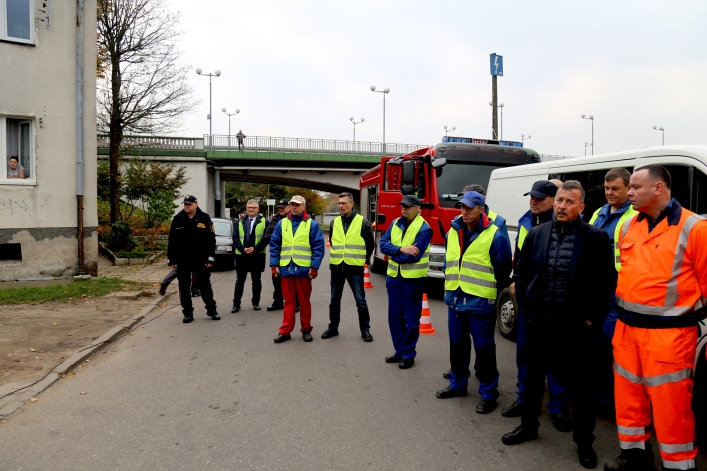 Worki z piaskiem, czy rękawy przeciwpowodziowe? Wynalazca z Sopotu zna odpowiedź!